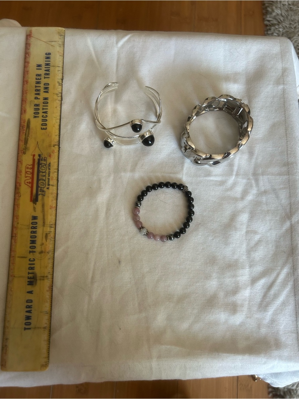 Fashion bracket bundle